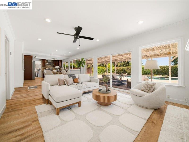 2880 Longspur Way