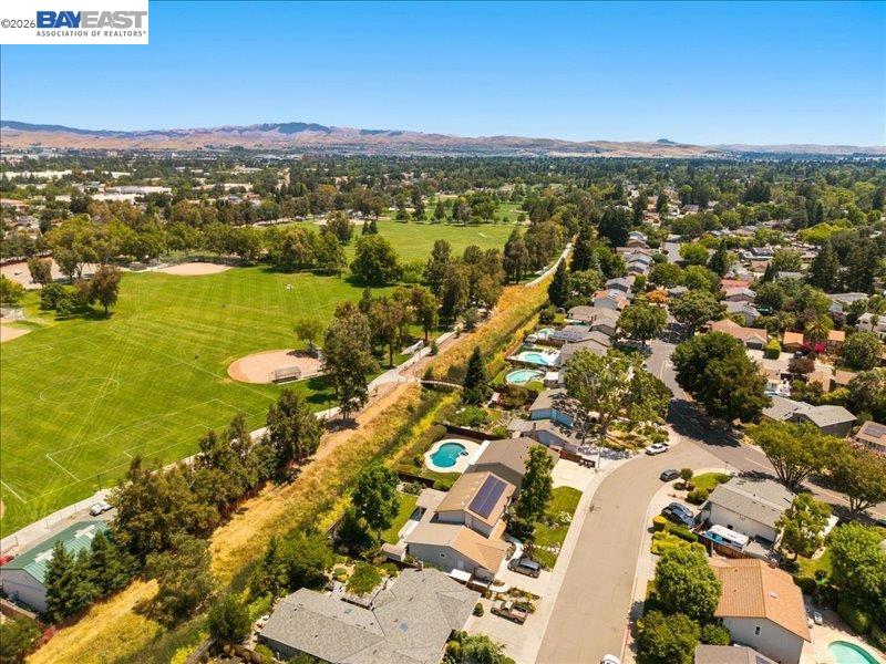 2880 Longspur Way