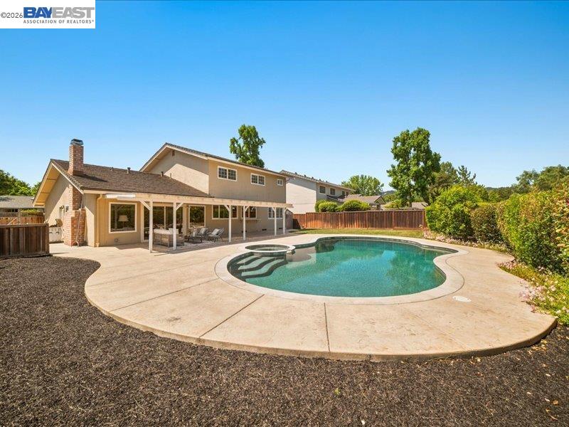 2880 Longspur Way