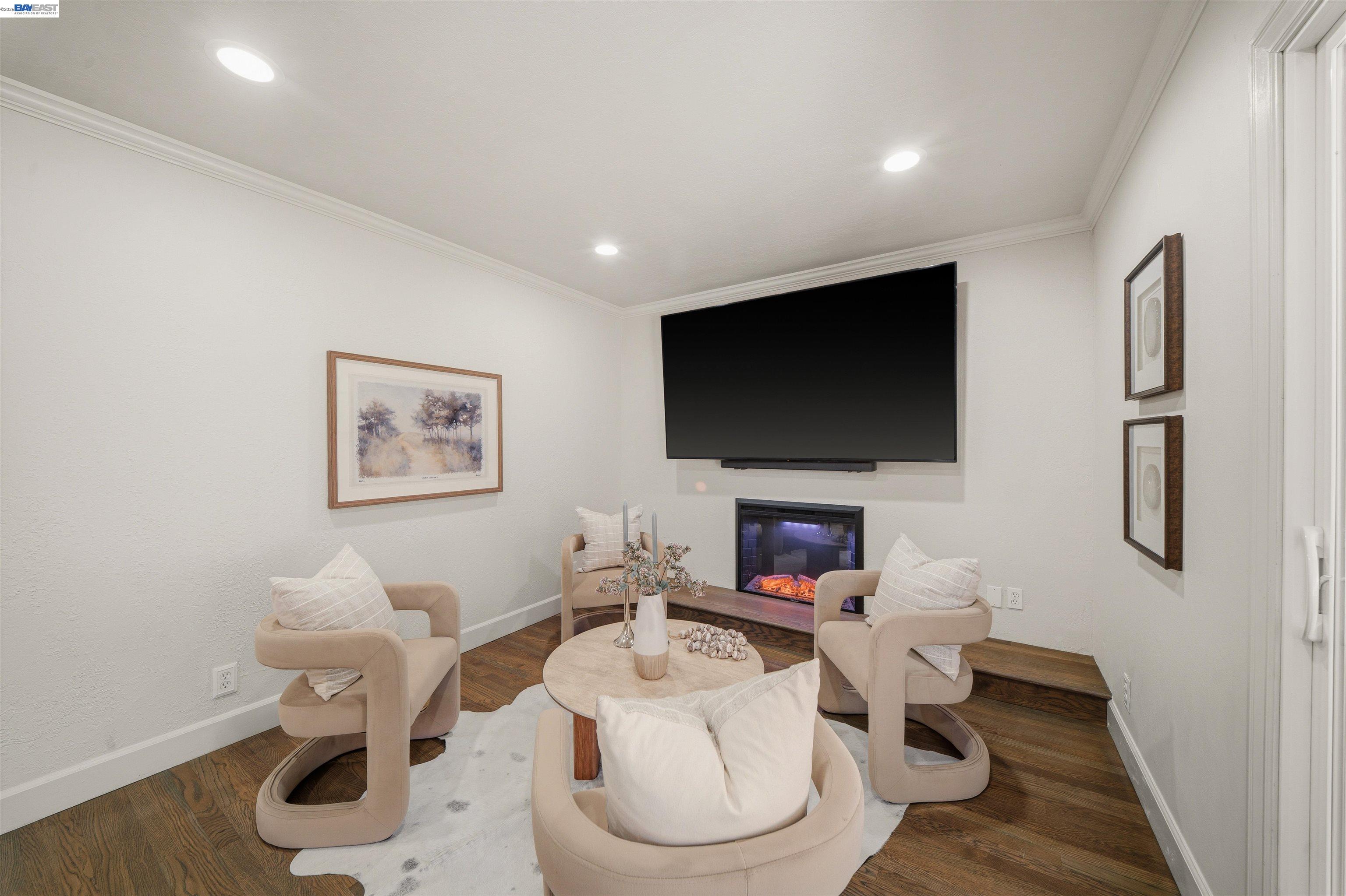 7365 Tulipwood Circle