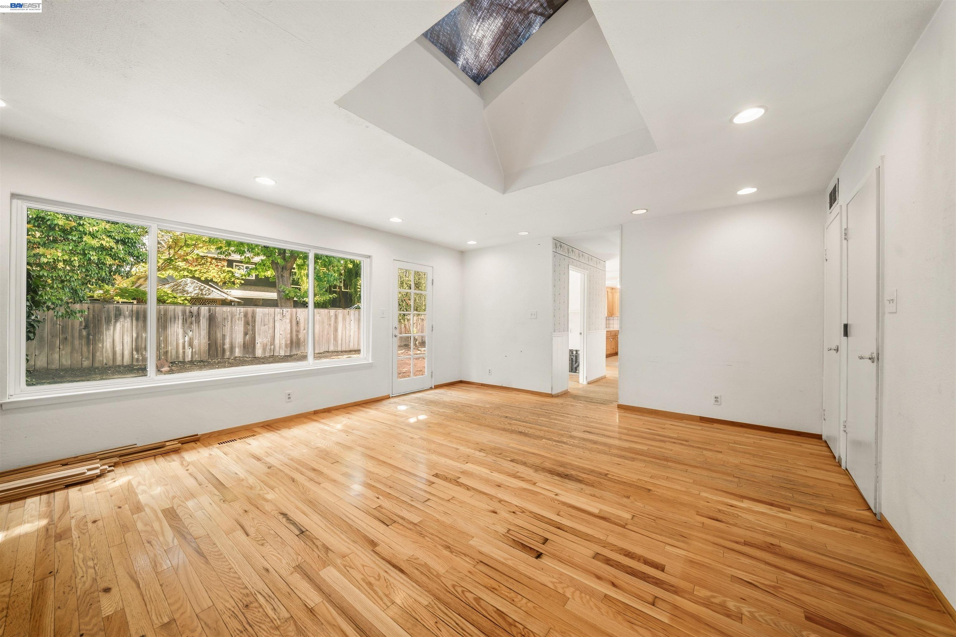 1721 Beachwood Way