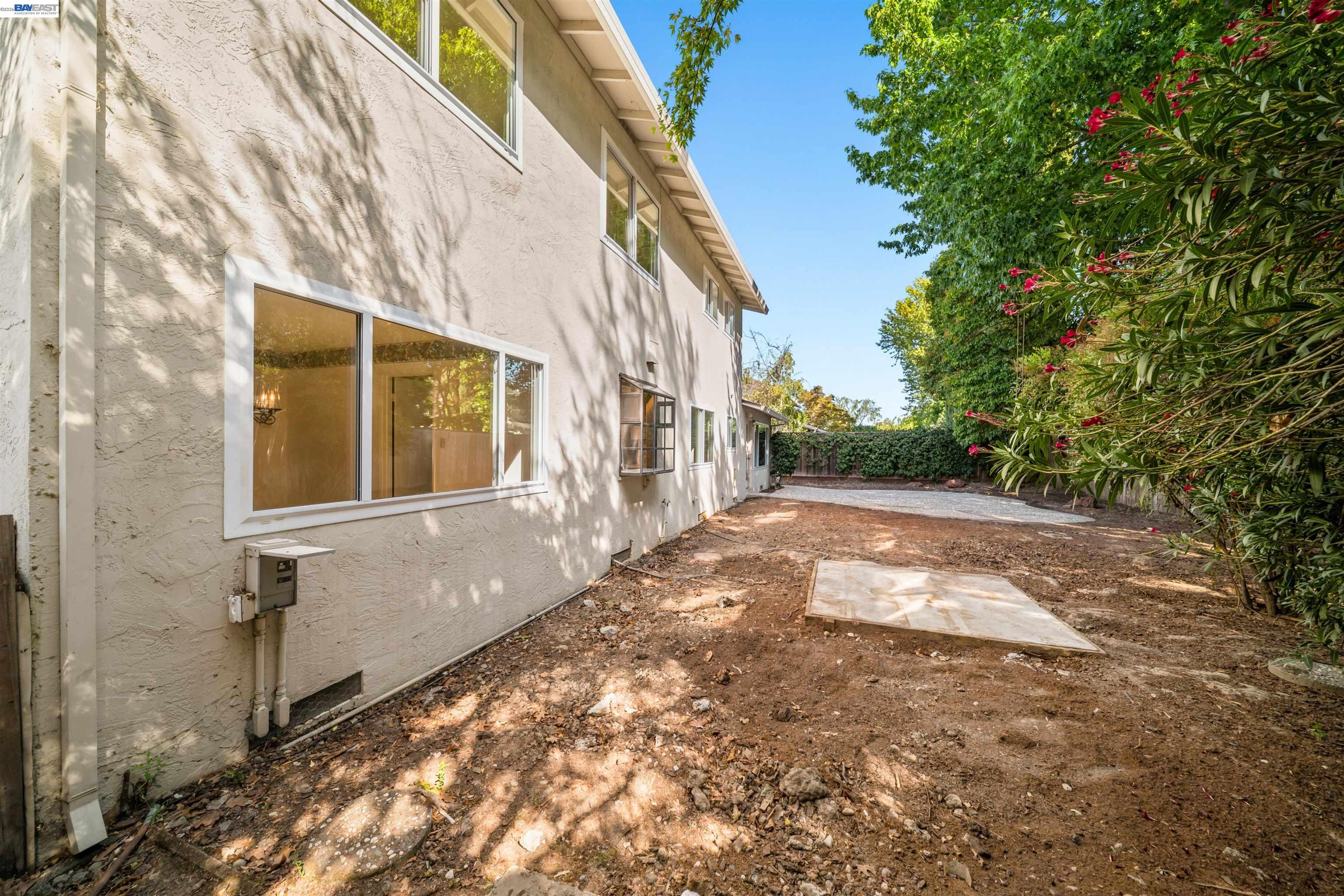 1721 Beachwood Way