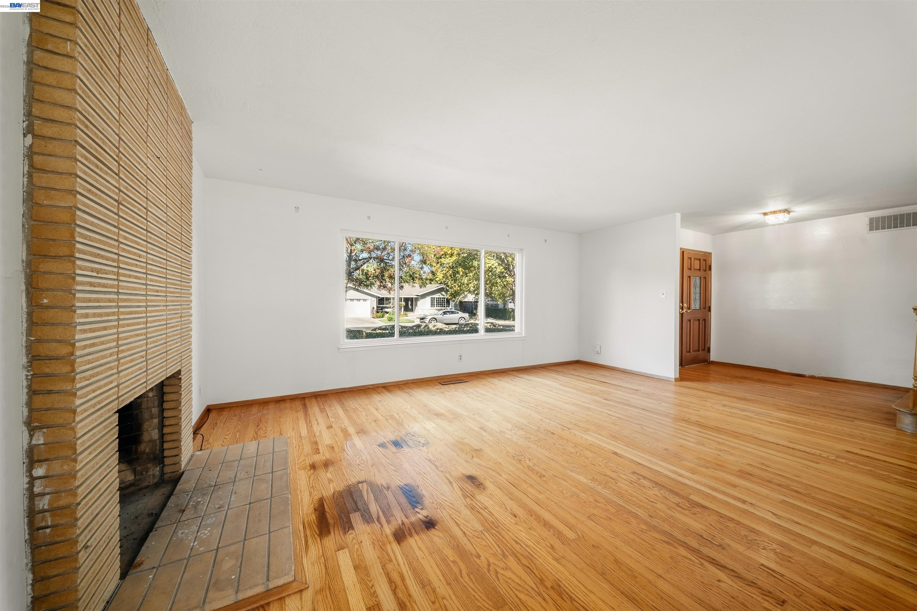 1721 Beachwood Way