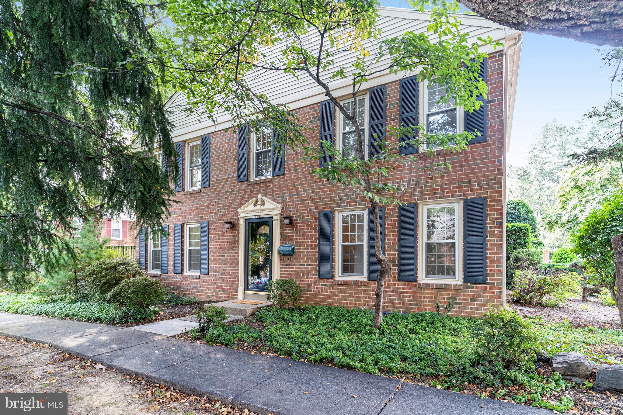 2349 HORSEFERRY COURT