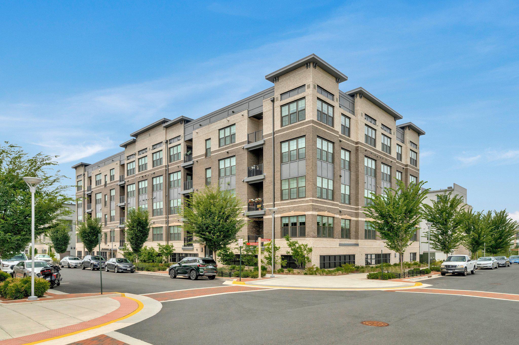 2320 FIELD POINT ROAD 4-102