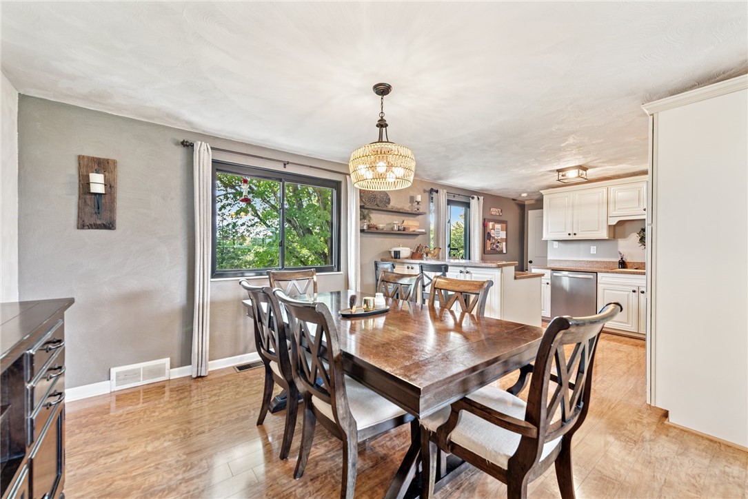 4047 Crestwood Dr