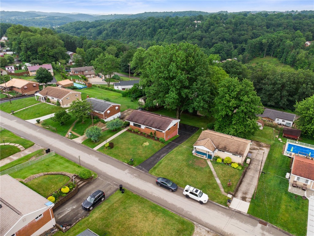 4047 Crestwood Dr