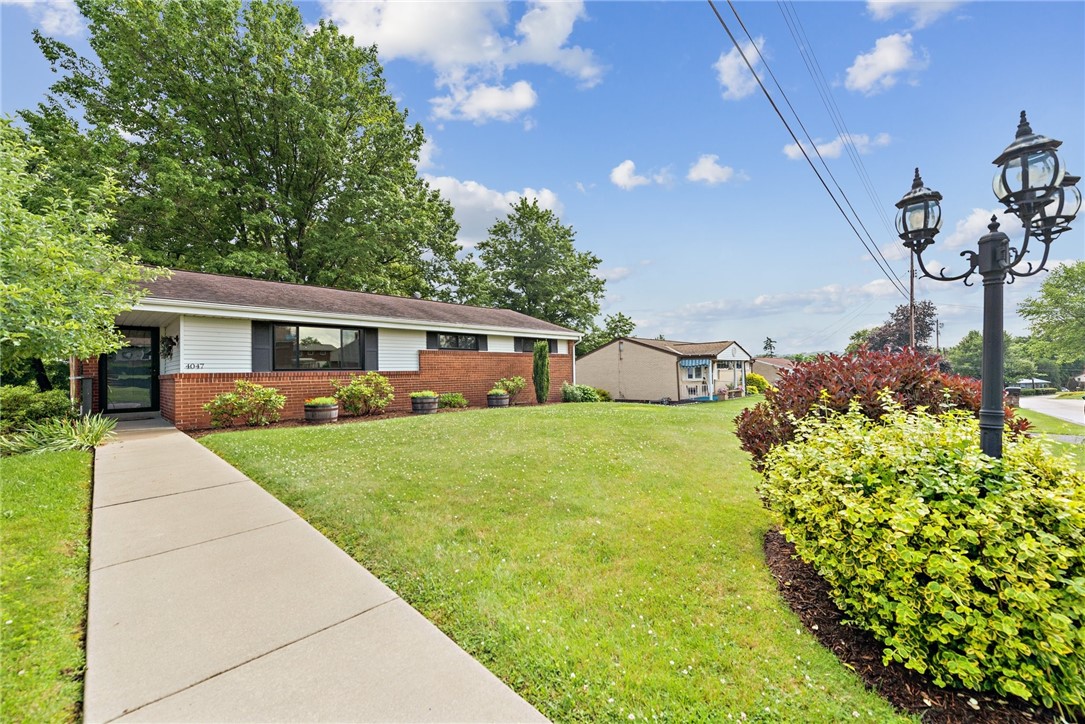 4047 Crestwood Dr