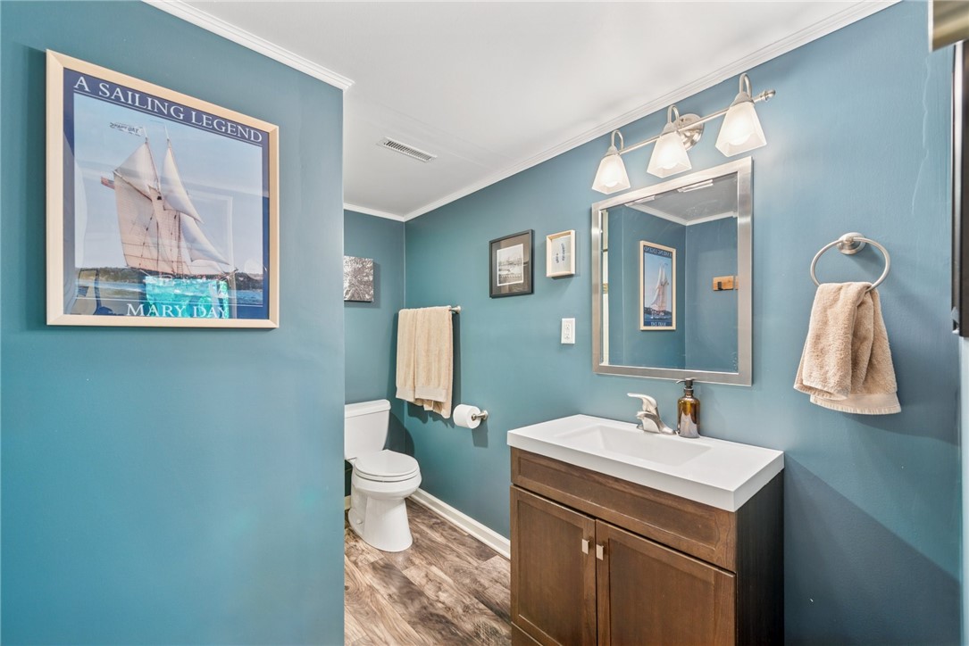 4047 Crestwood Dr