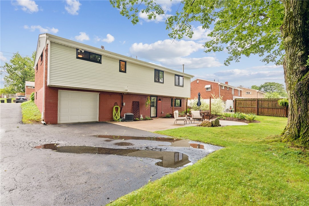 4047 Crestwood Dr