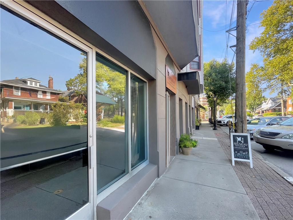 21 Brilliant Ave 101