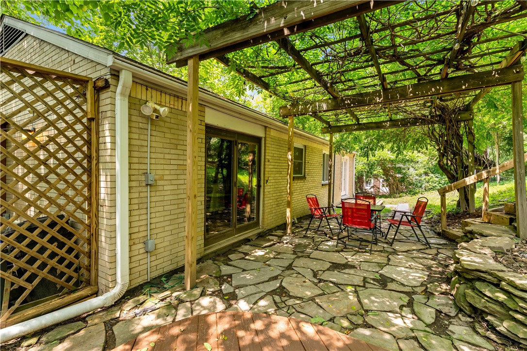 231 Woodside Rd