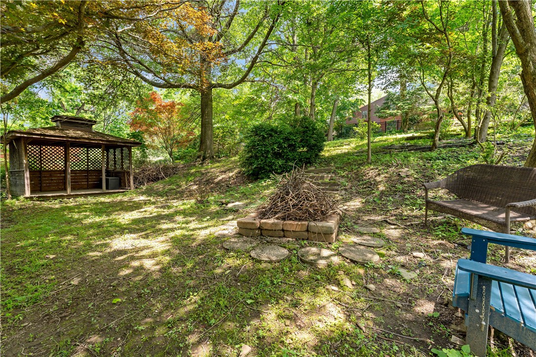 231 Woodside Rd