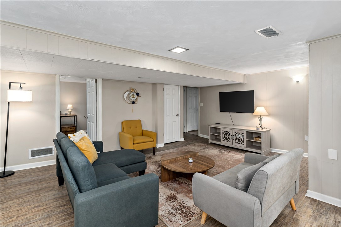 231 Woodside Rd