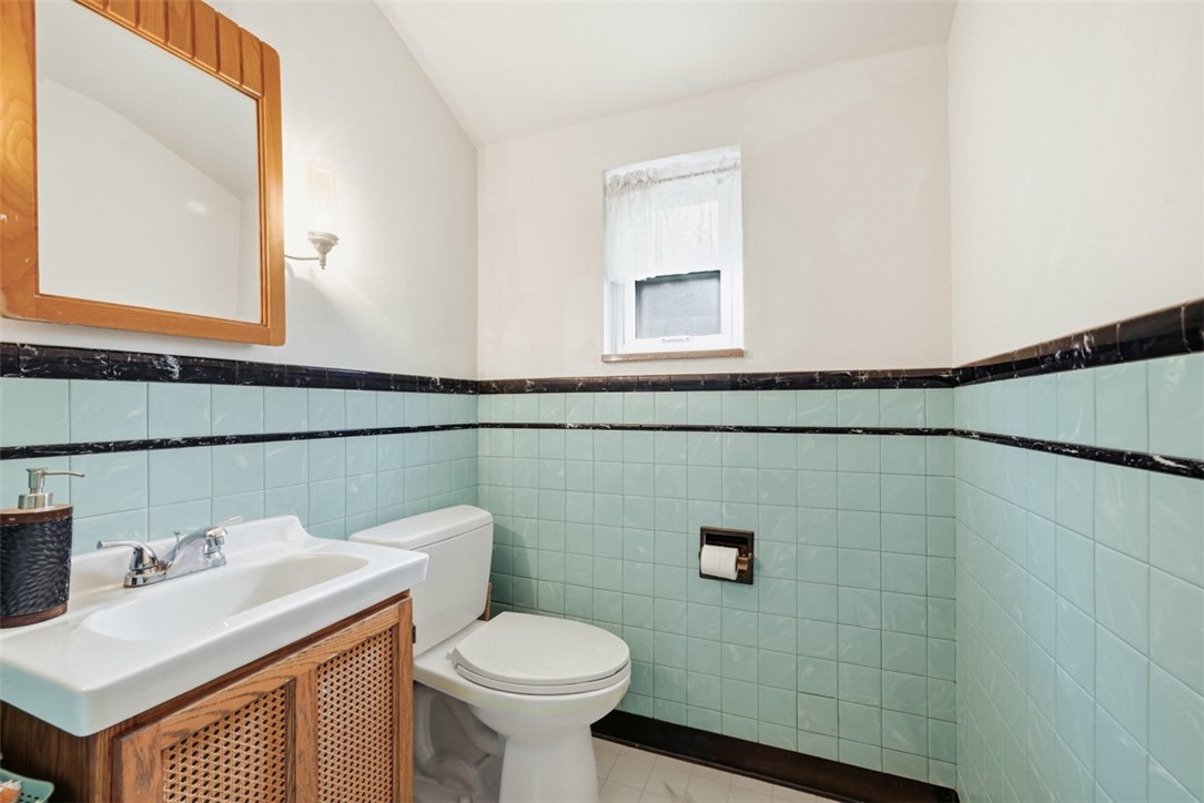 1748 Outlook Dr