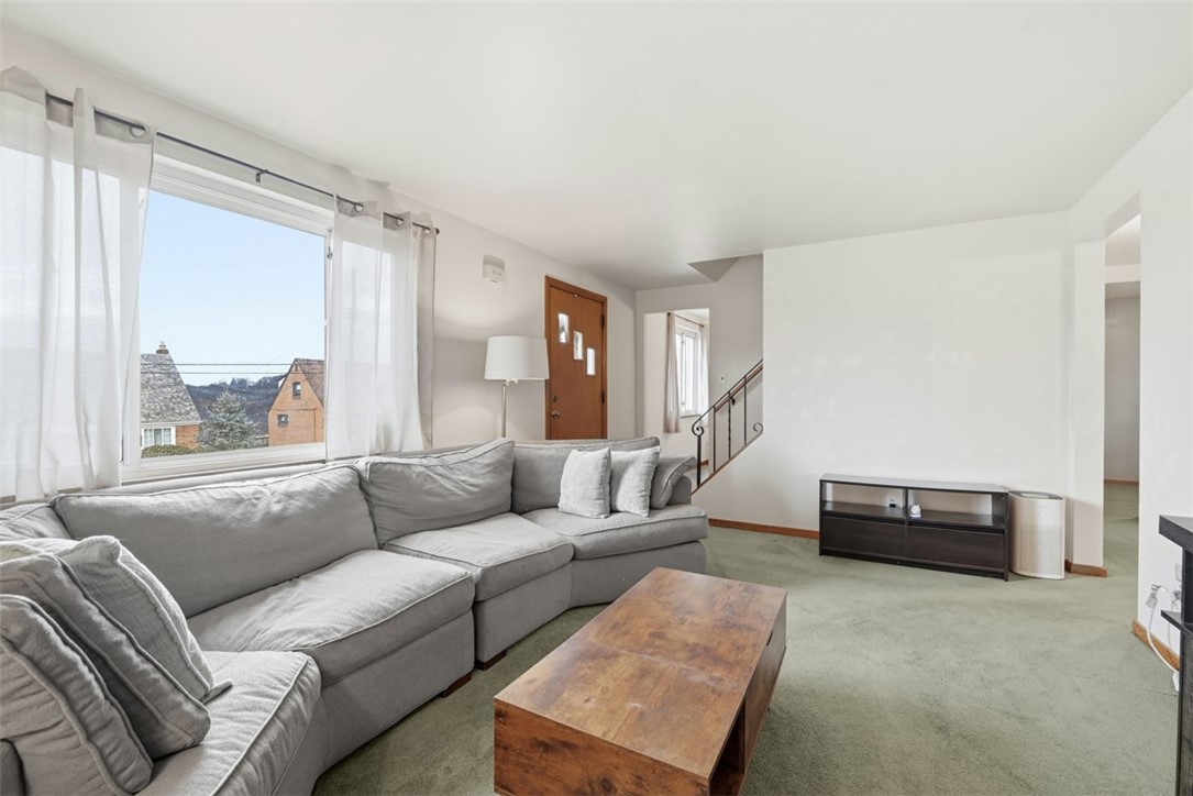 1748 Outlook Dr