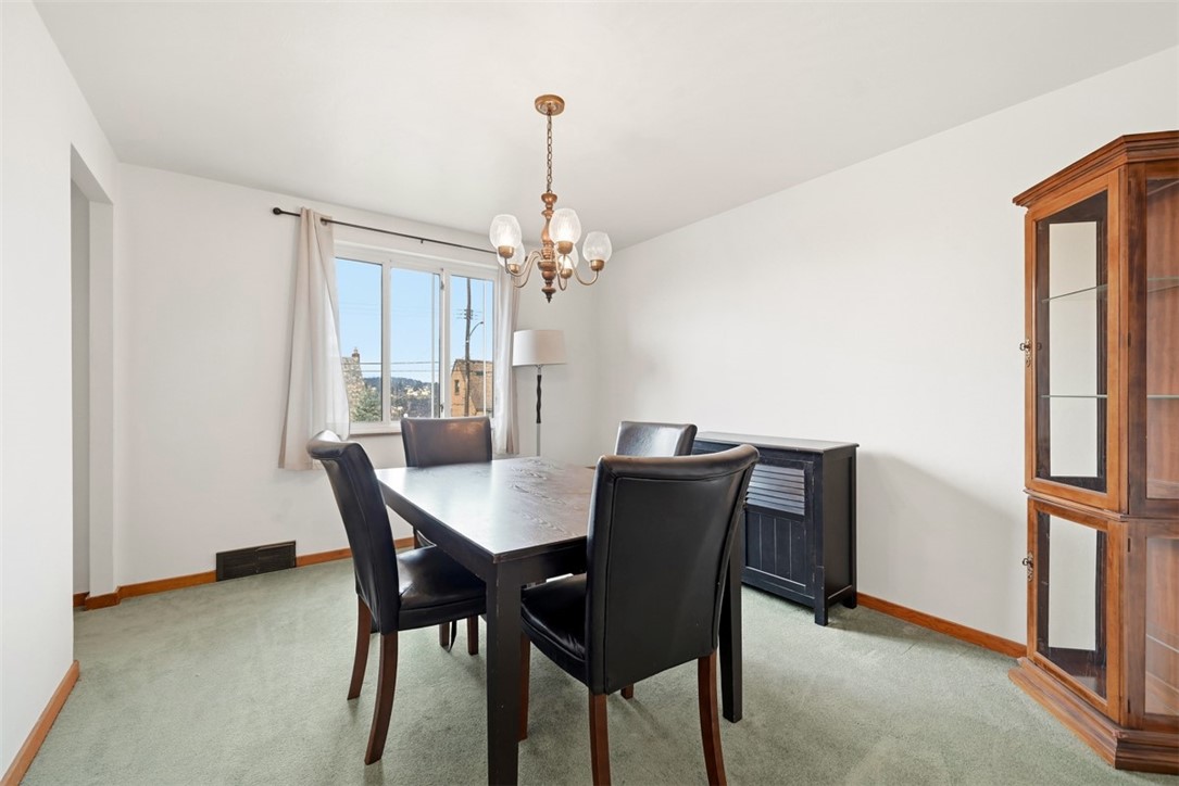1748 Outlook Dr