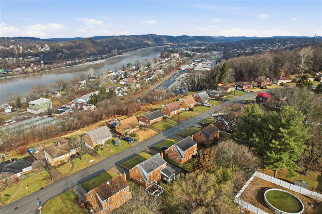 1748 Outlook Dr