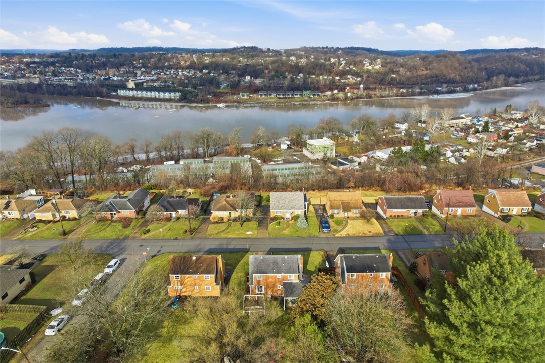 1748 Outlook Dr