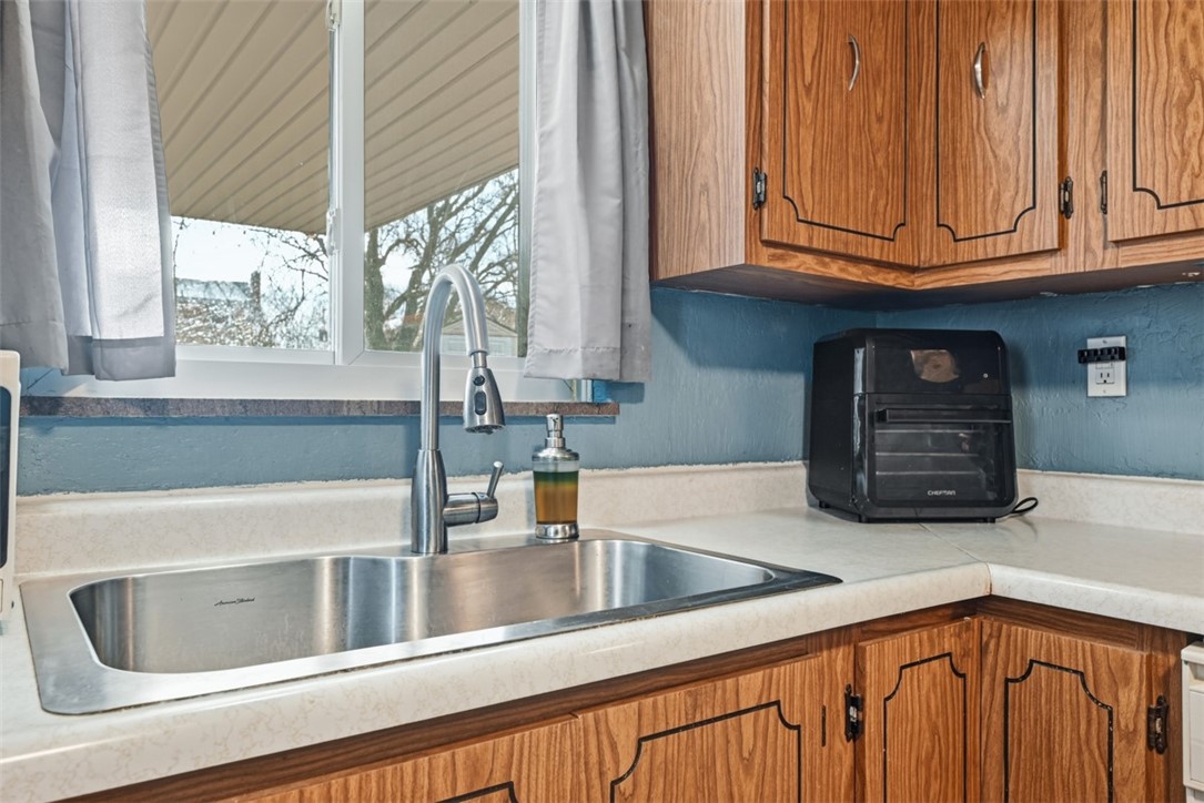 1748 Outlook Dr