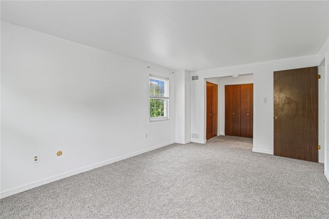 580 Meadowvale Dr