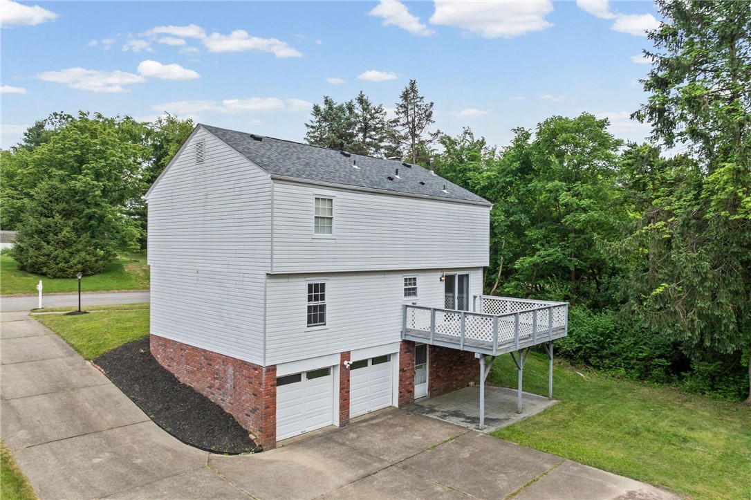 580 Meadowvale Dr