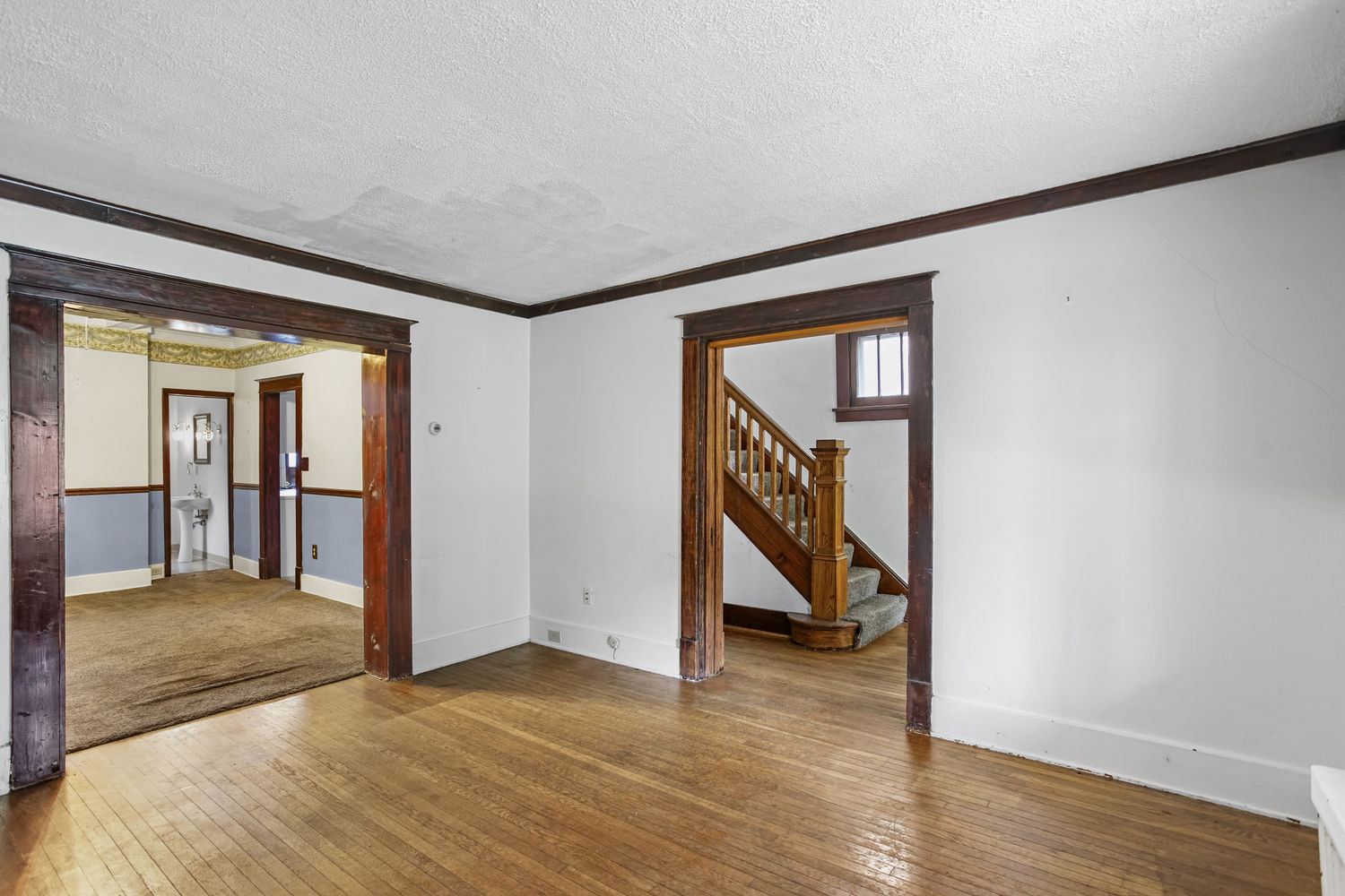 123 E Agnew AVENUE