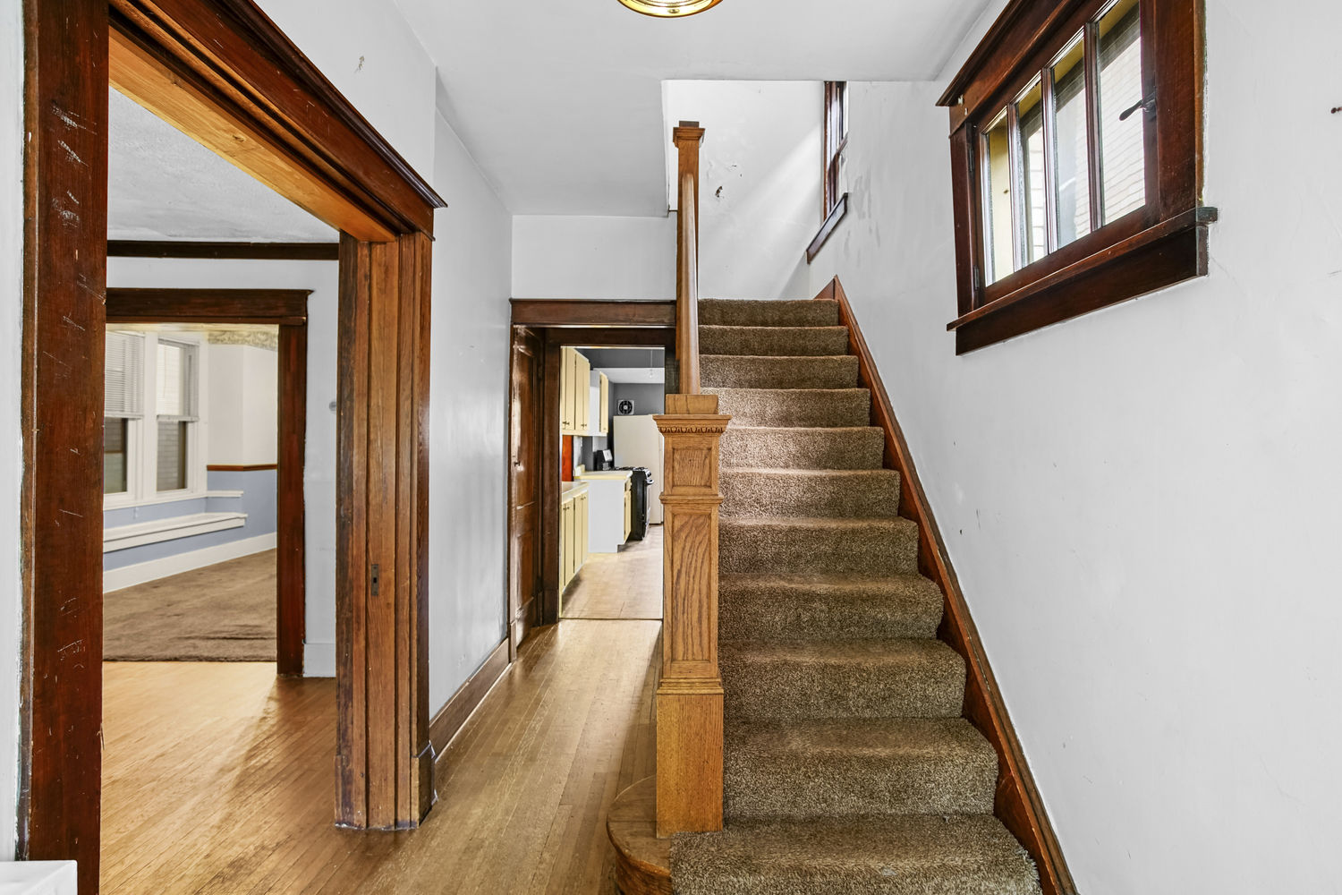 123 E Agnew AVENUE
