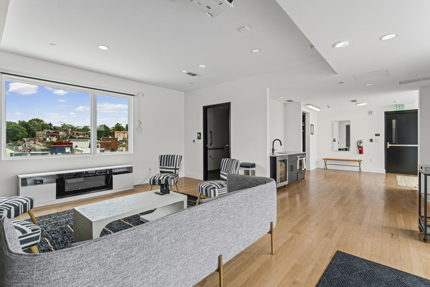 3725 Butler STREET 309