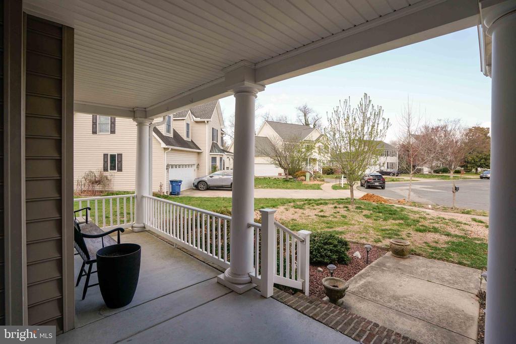318 FALL LANE