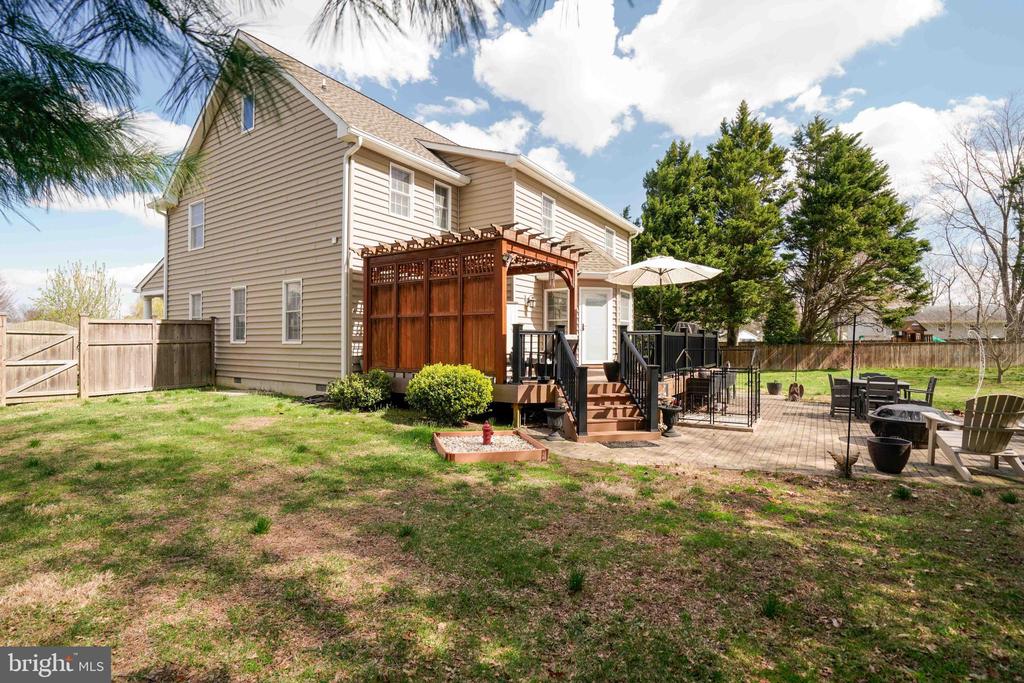318 FALL LANE