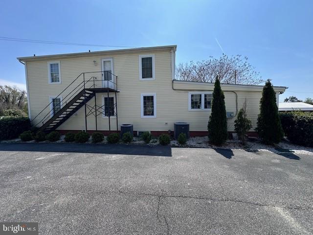 33 CREAMERY LANE
