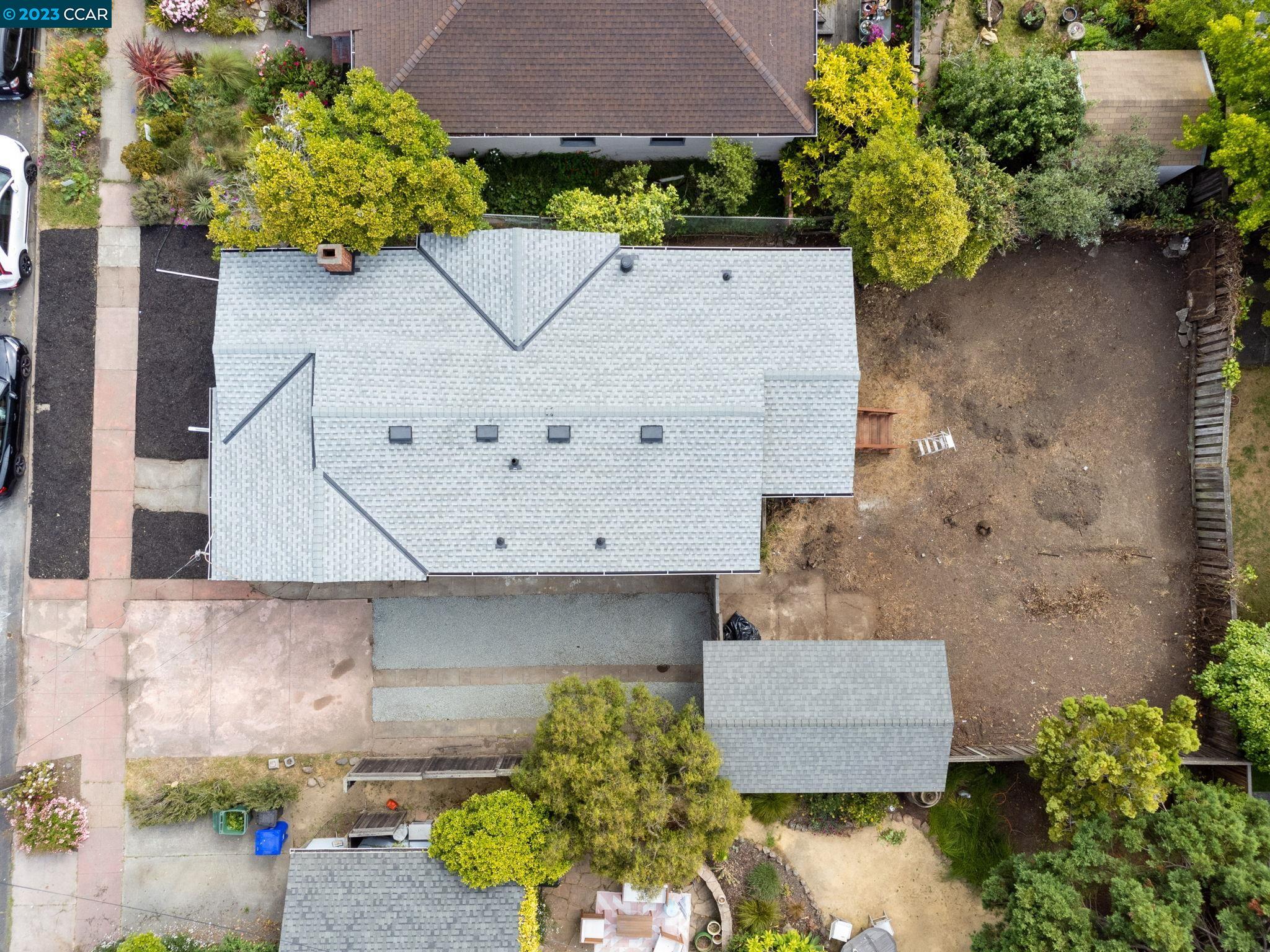 5700 Sacramento Ave