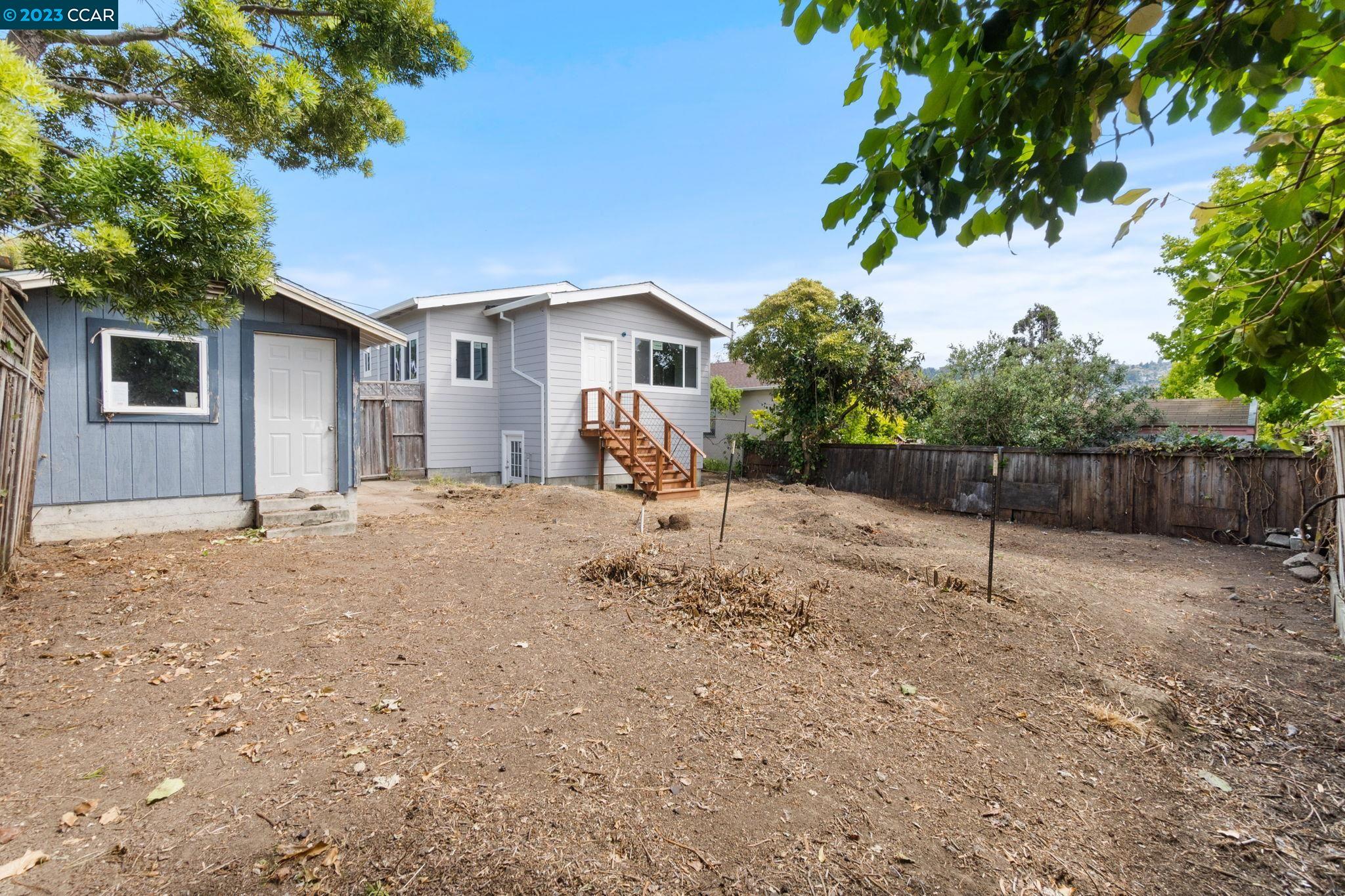 5700 Sacramento Ave