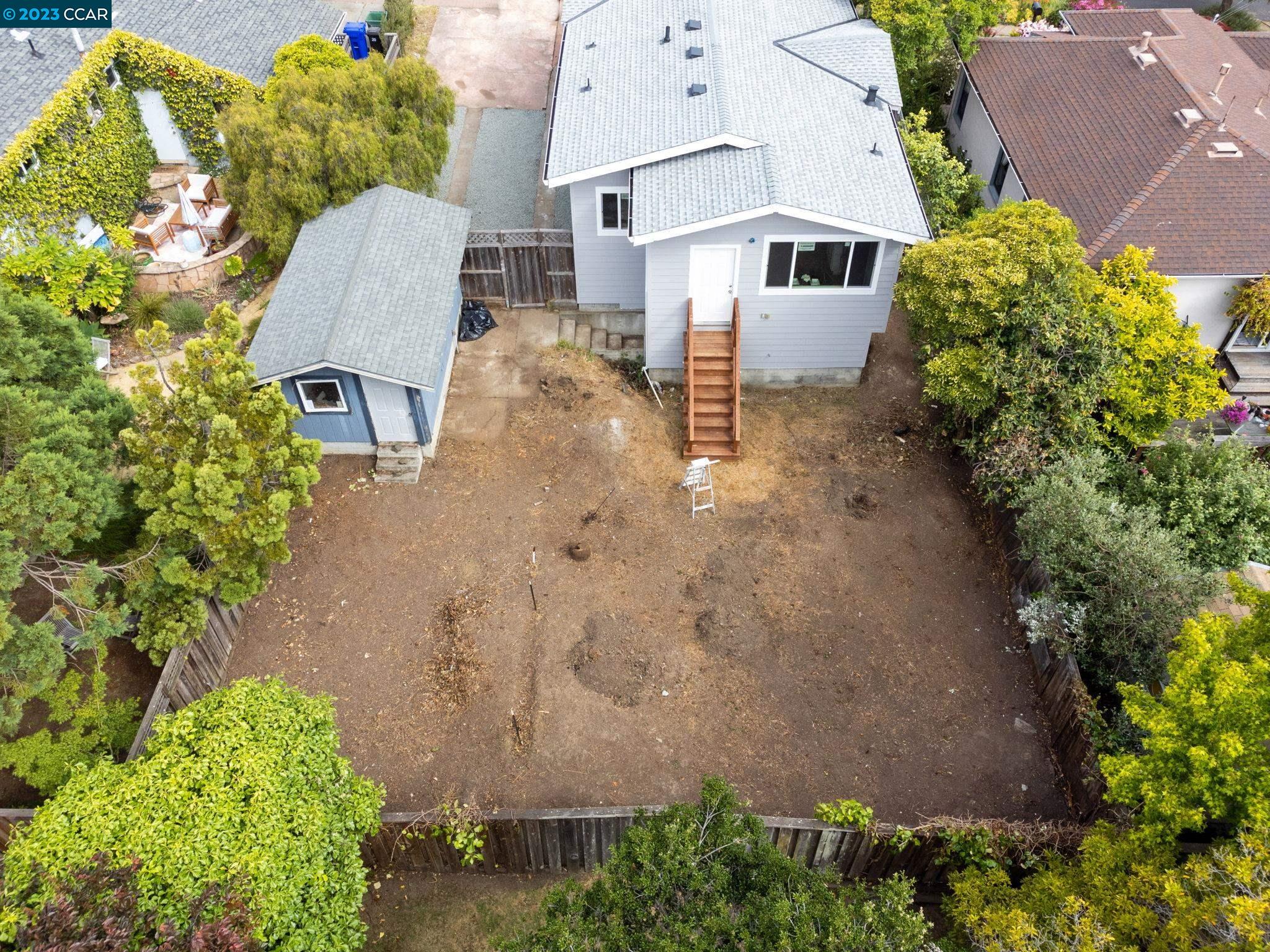 5700 Sacramento Ave