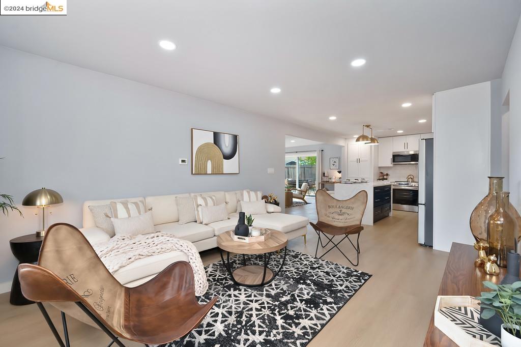 1431 Cape Cod Way