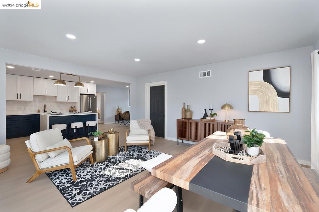 1431 Cape Cod Way
