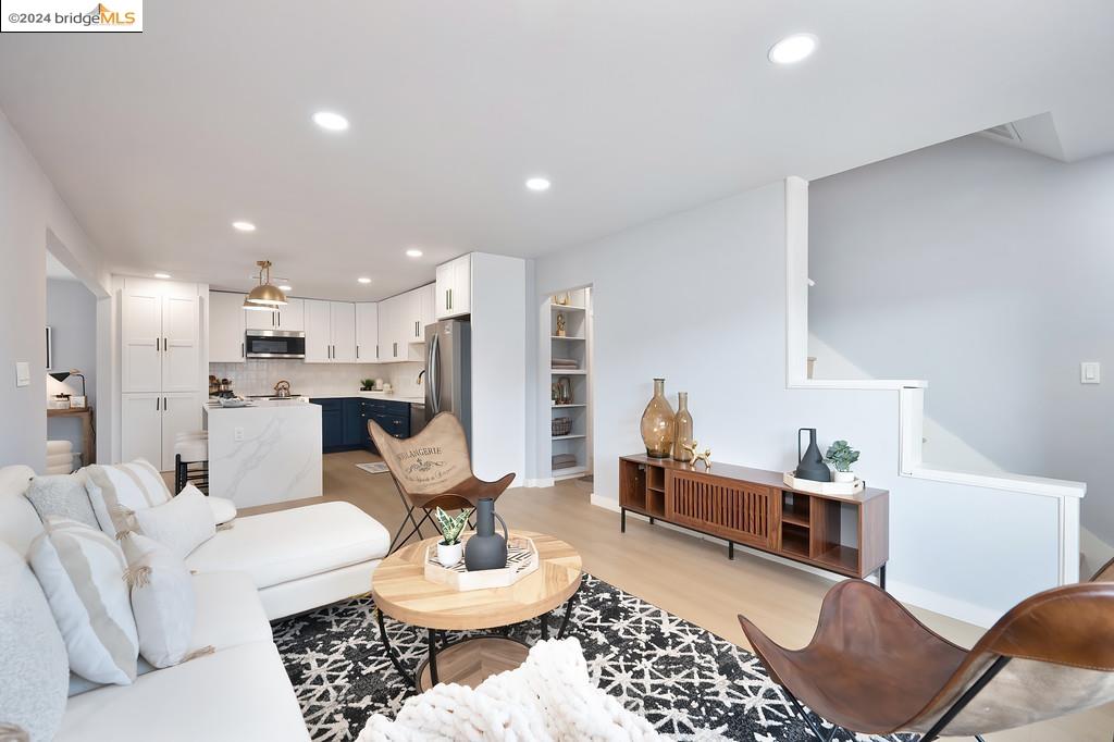 1431 Cape Cod Way
