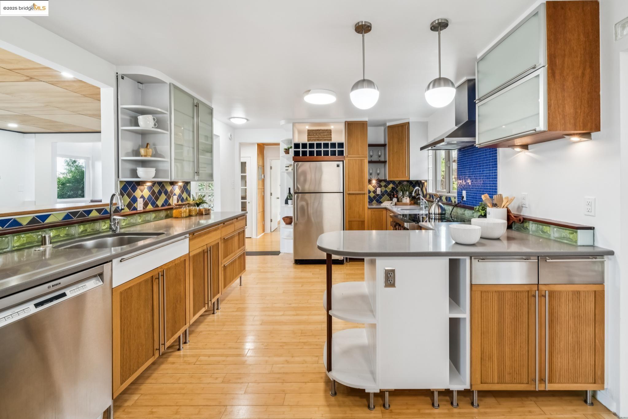 6545 Alta Vista Dr