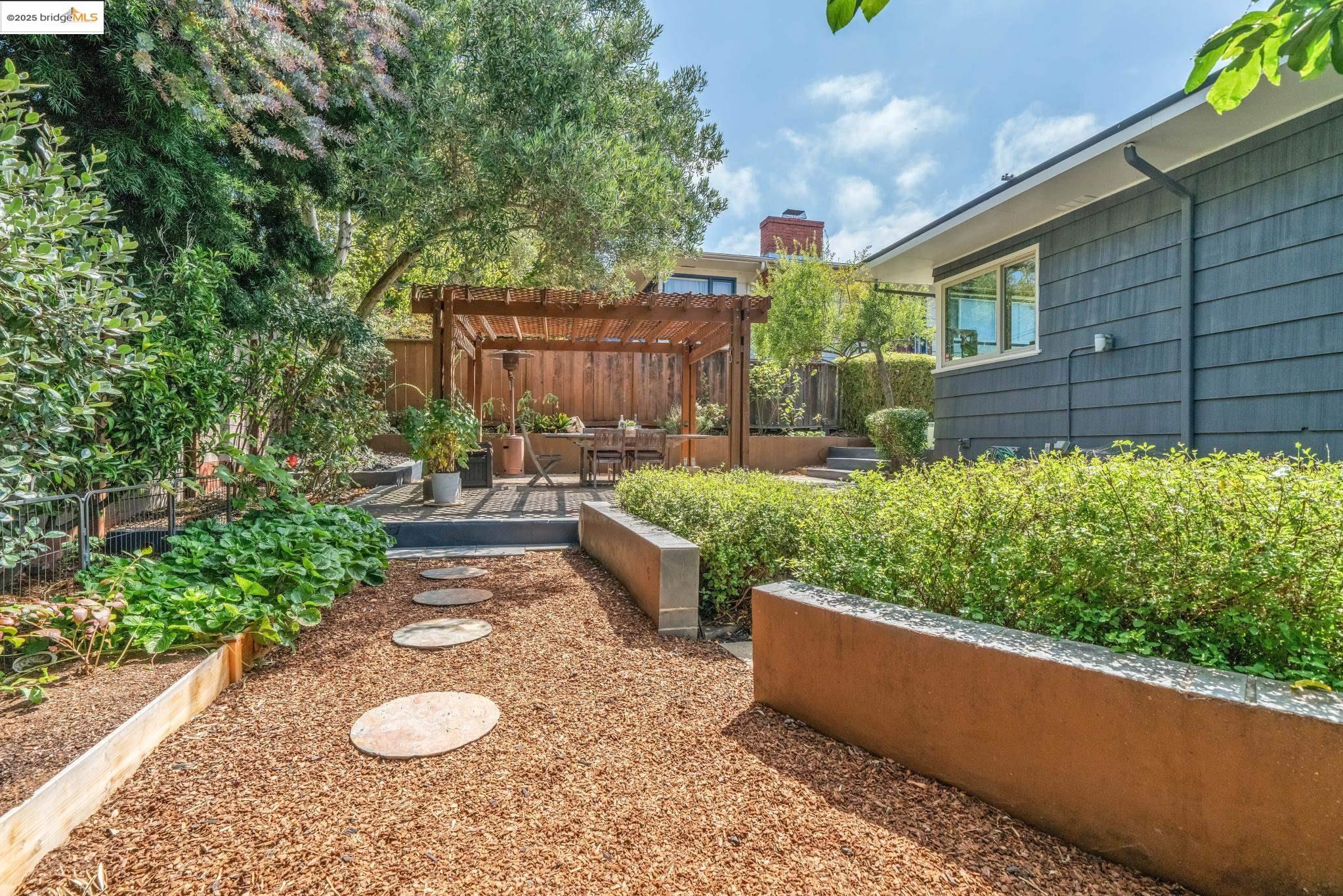 6545 Alta Vista Dr