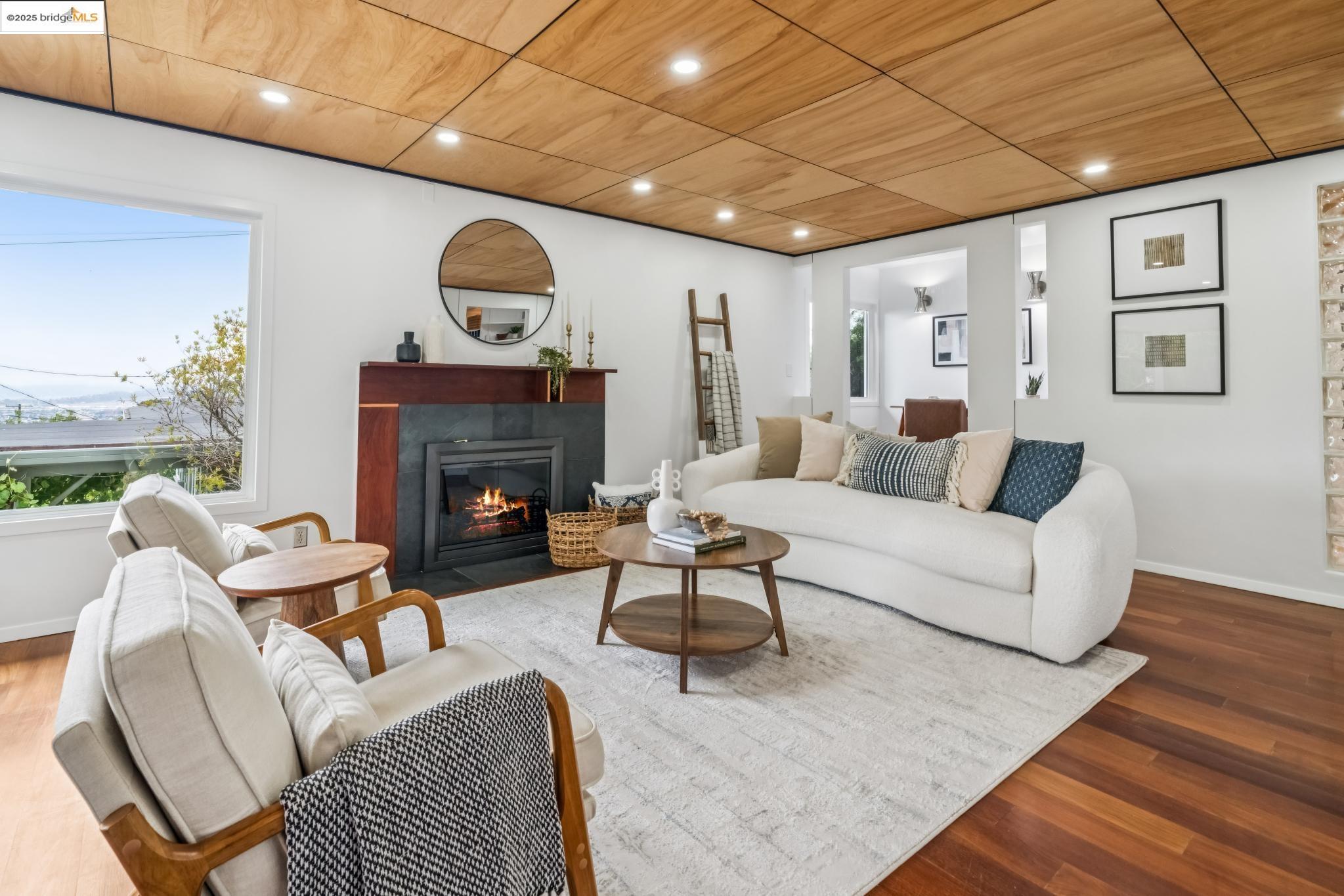 6545 Alta Vista Dr