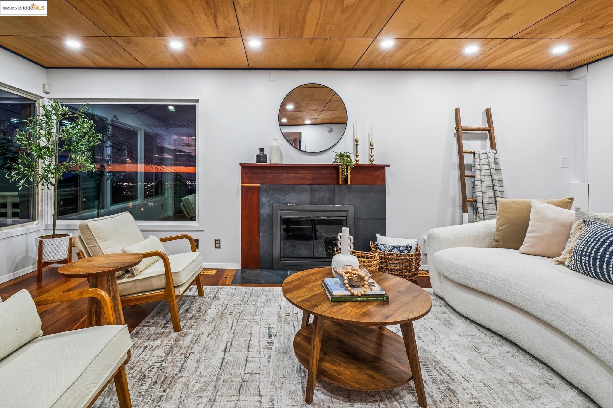 6545 Alta Vista Dr