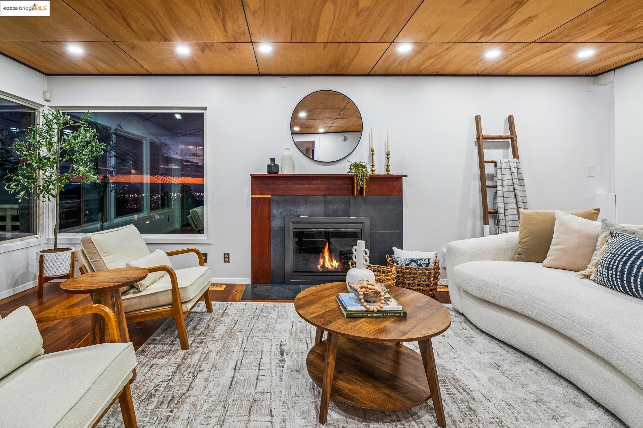 6545 Alta Vista Dr