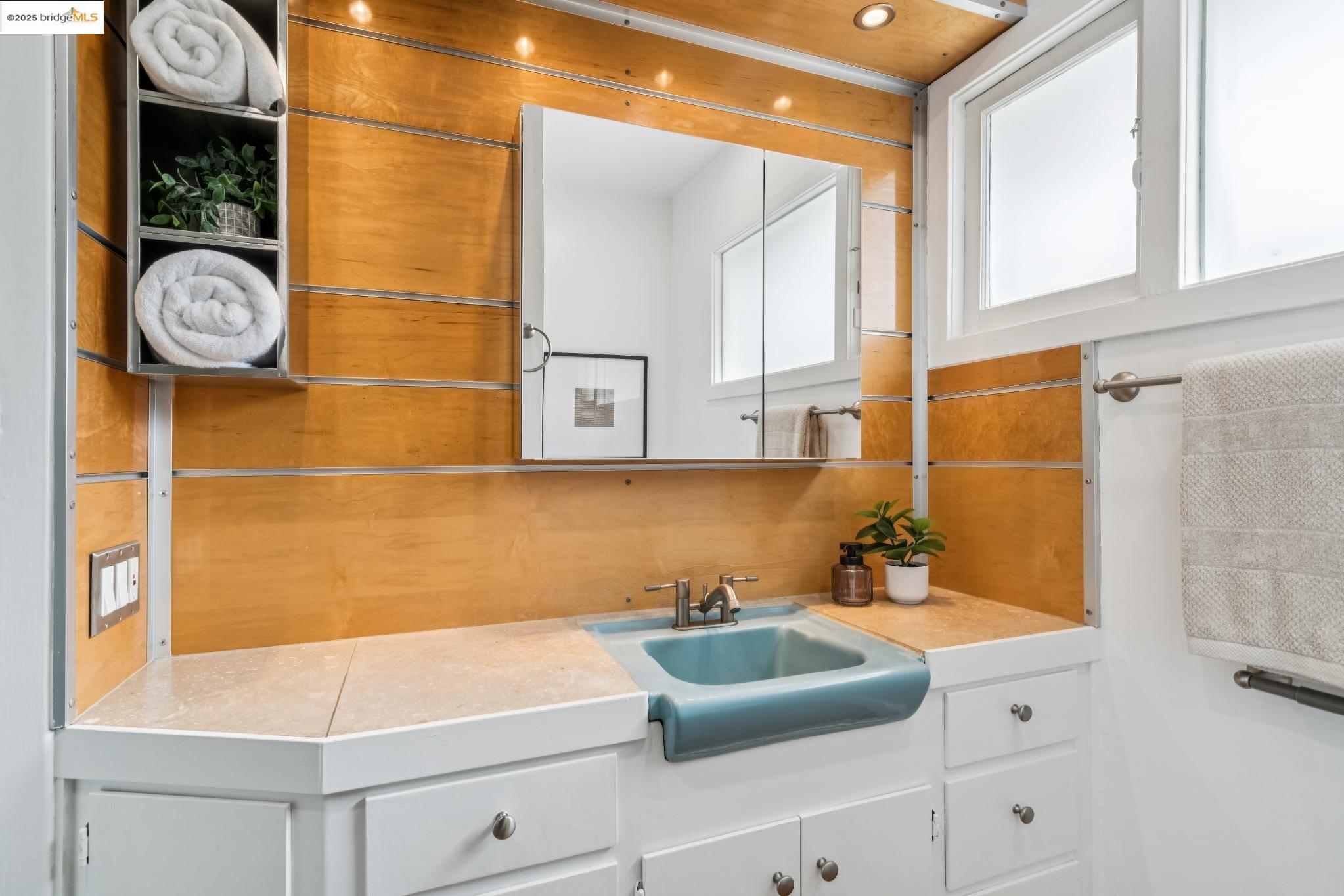 6545 Alta Vista Dr