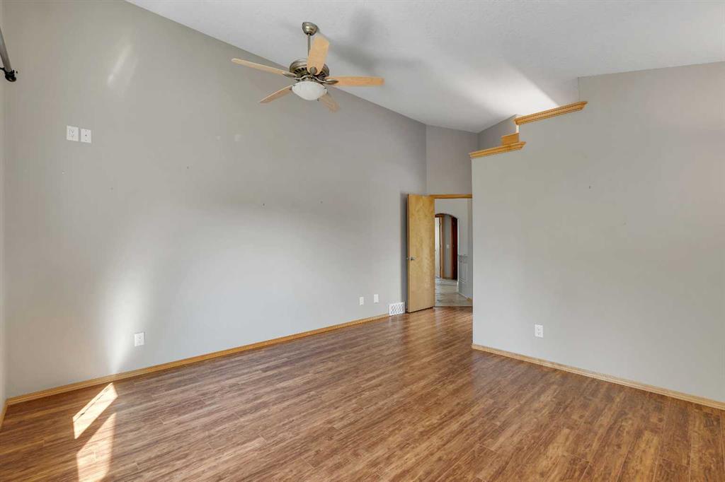 106 Thornbird Way SE