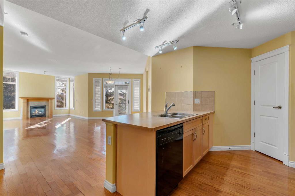 2121 98 Avenue SW Unit: 305