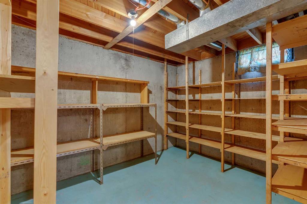 832 Raynard Crescent SE