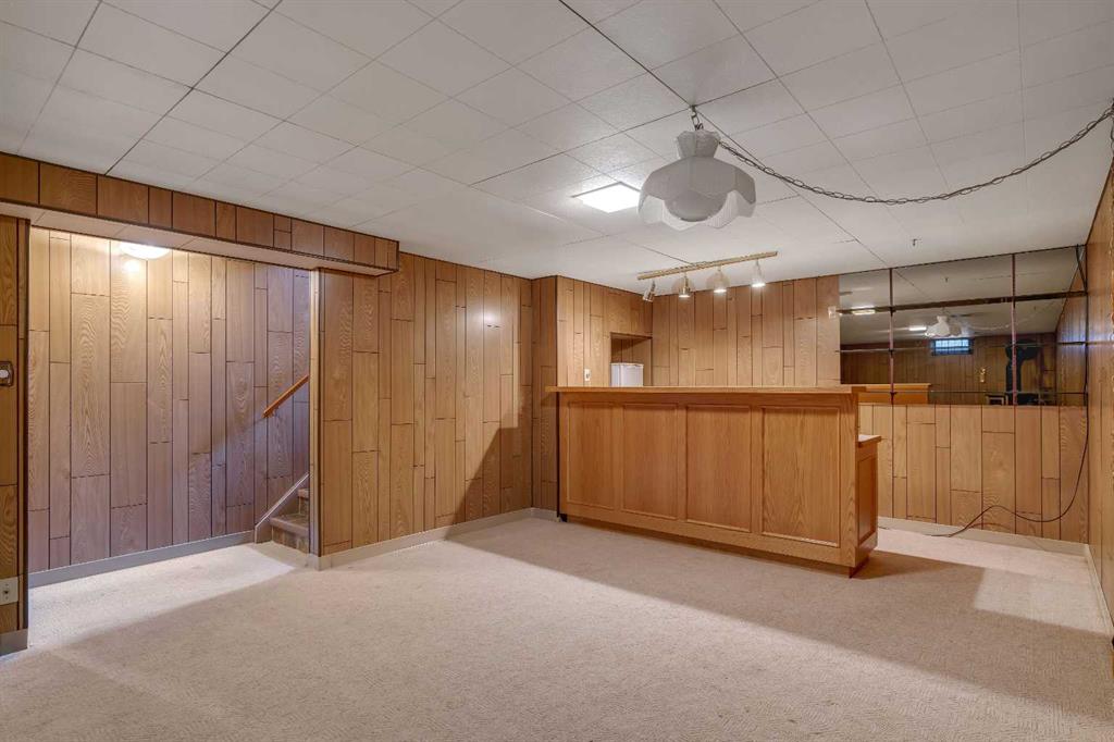 832 Raynard Crescent SE