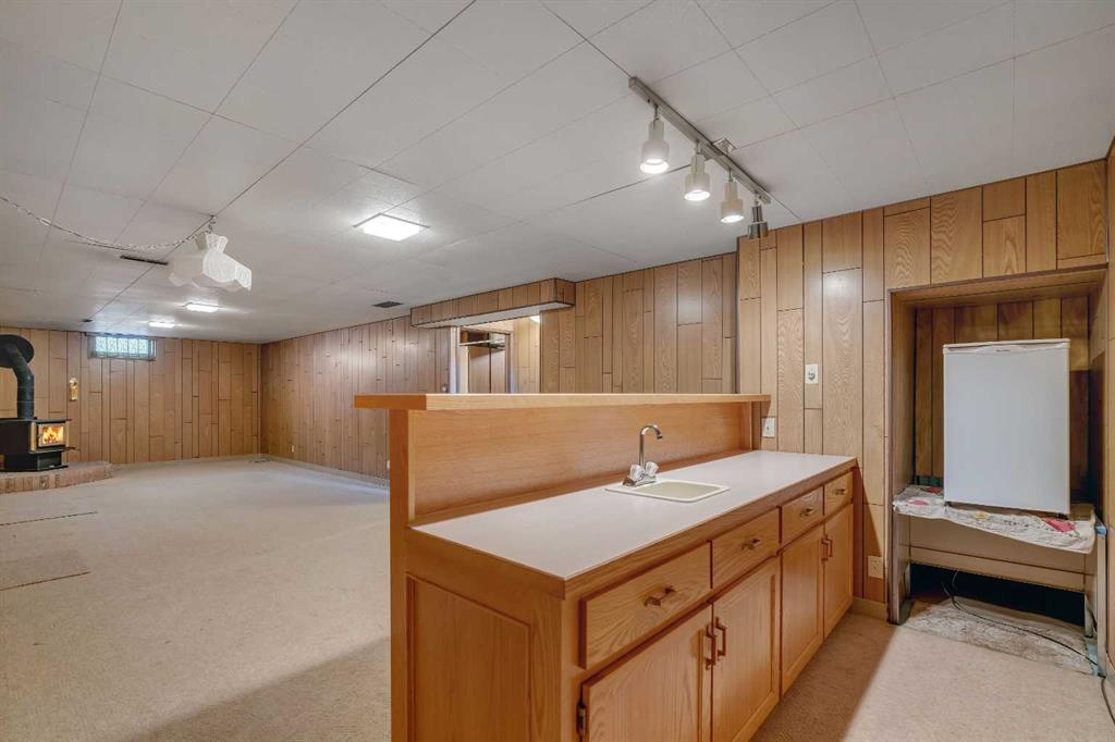 832 Raynard Crescent SE