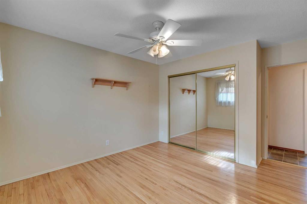 832 Raynard Crescent SE